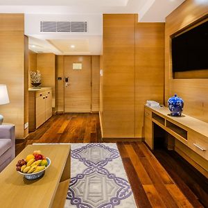 Premium Queen Suite